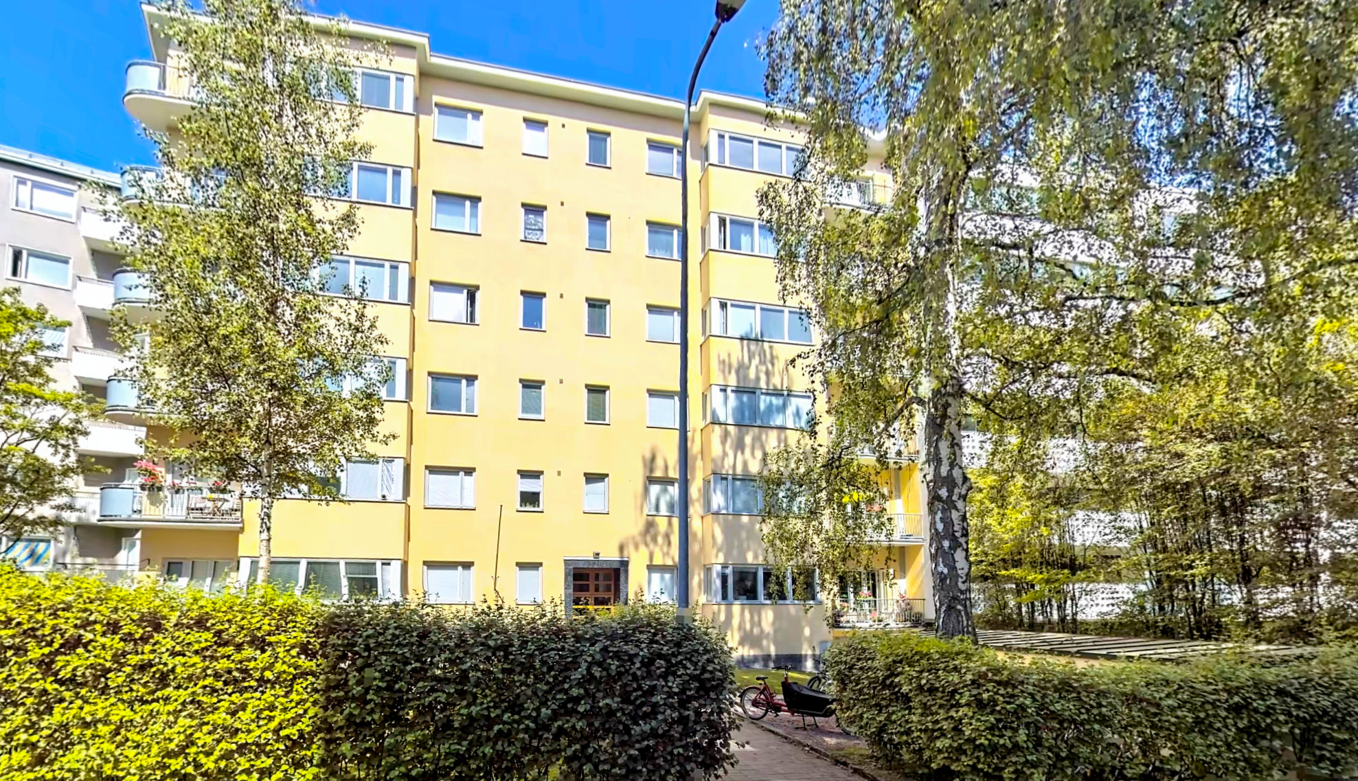 [Street view of Perustie 15]